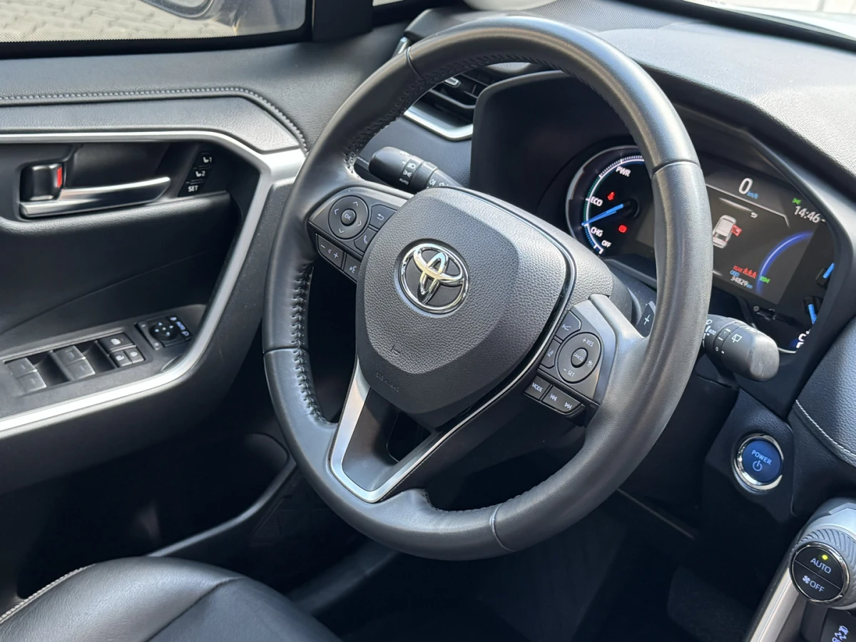 Toyota RAV4 — foto 13