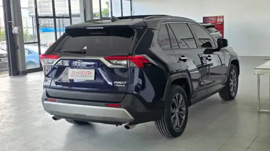 TOYOTA-RAV4-2024