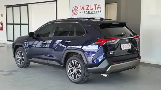 TOYOTA-RAV4-2024