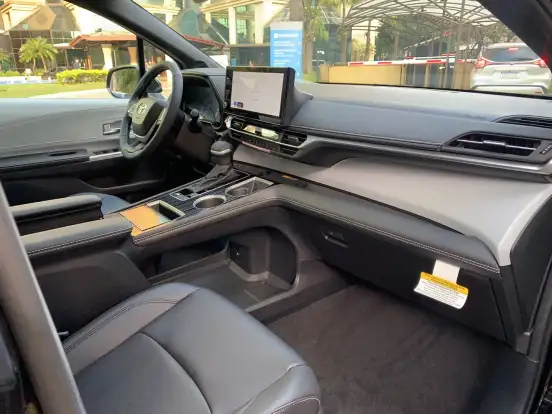 TOYOTA-SIENNA-2026