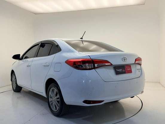 TOYOTA-YARIS-2021