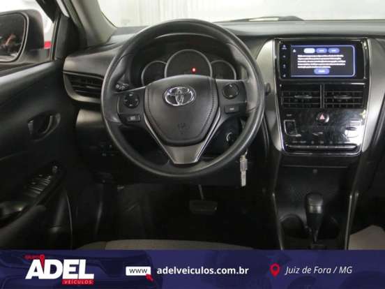 TOYOTA-YARIS-2023