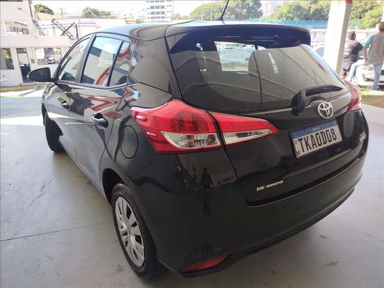 TOYOTA-YARIS-2024