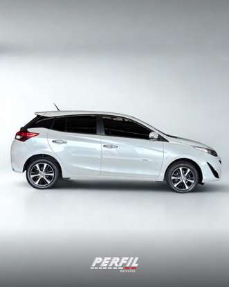 TOYOTA-YARIS-2019