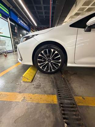 TOYOTA-COROLLA-2024