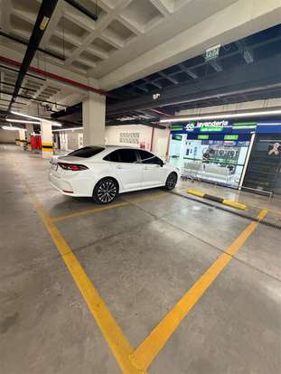 TOYOTA-COROLLA-2024
