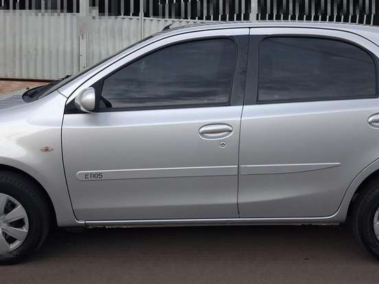 TOYOTA-ETIOS-1.3 XS 16V FLEX 4P MANUAL TOYOTA-ETIOS-2013