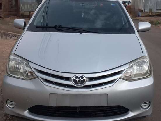 TOYOTA-ETIOS-1.3 XS 16V FLEX 4P MANUAL TOYOTA-ETIOS-2013
