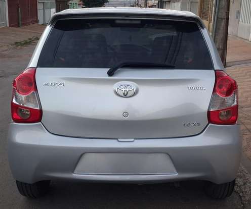 TOYOTA-ETIOS-1.3 XS 16V FLEX 4P MANUAL TOYOTA-ETIOS-2013