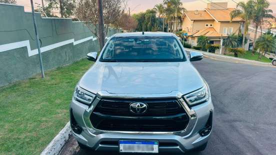 TOYOTA-HILUX-2021