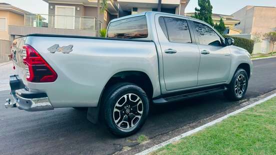 TOYOTA-HILUX-2.8 D-4D TURBO DIESEL CD SRX 4X4 AUTOMÁTICO TOYOTA-HILUX-2021
