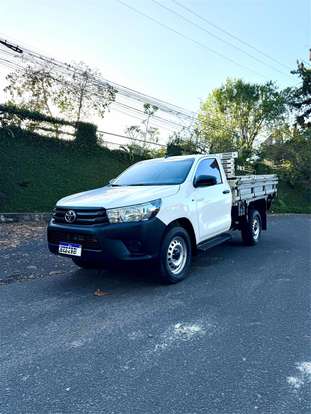 TOYOTA-HILUX-2024