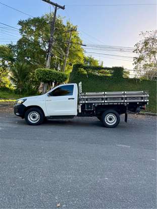 TOYOTA-HILUX-2024