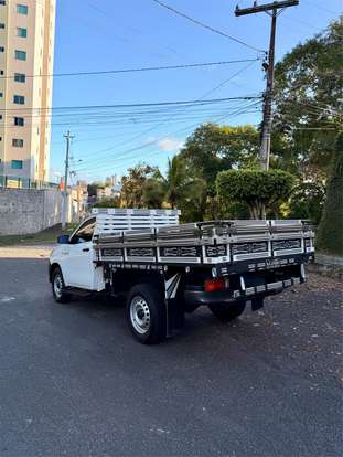 TOYOTA-HILUX-2024