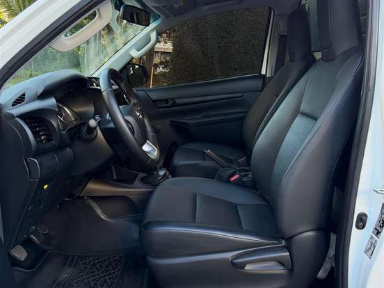 TOYOTA-HILUX-2.8 D-4D TURBO DIESEL CHASSI 4X4 MANUAL TOYOTA-HILUX-2024