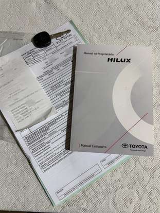 TOYOTA-HILUX-2024