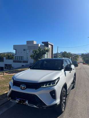 TOYOTA-HILUX SW4-2025