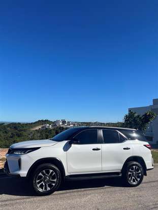 TOYOTA-HILUX SW4-2025