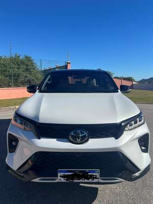 TOYOTA-HILUX SW4-2025