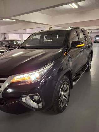 TOYOTA HILUX SW4 2.8 SRX 4X4 16V TURBO INTERCOOLER DIESEL 4P AUTOMÁTICO