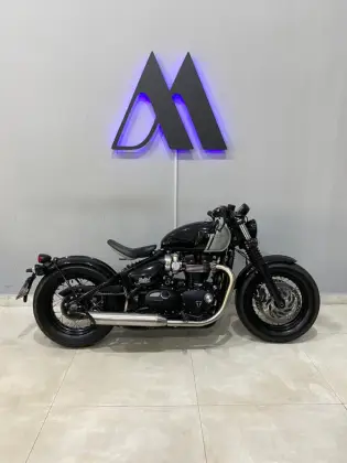 TRIUMPH BONNEVILLE BOBBER 1200 