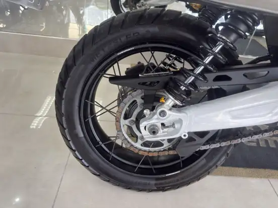 TRIUMPH-SCRAMBLER 1200 XE-2019