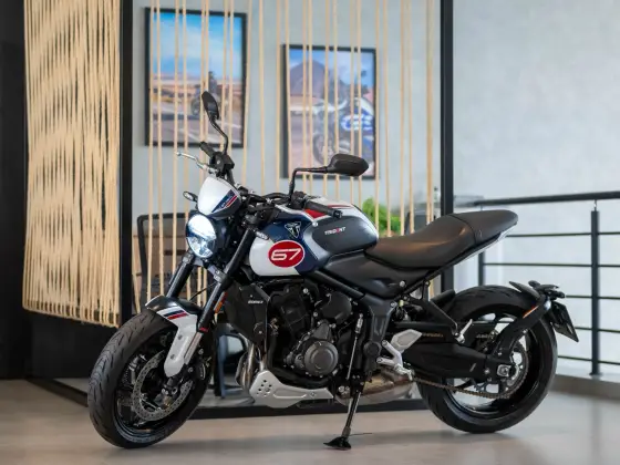 TRIUMPH TRIDENT 660 TRIPLE TRIBUTE EDITION 