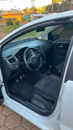 VOLKSWAGEN-FOX-2019