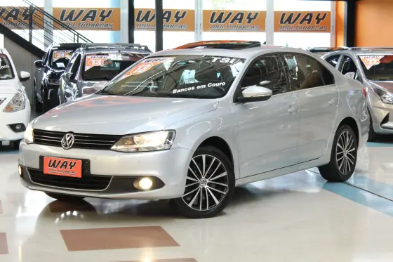 VOLKSWAGEN JETTA 2.0 TSI HIGHLINE 211CV GASOLINA 4P TIPTRONIC VOLKSWAGEN JETTA 2.0 TSI HIGHLINE 211CV GASOLINA 4P TIPTRONIC