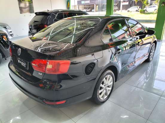 VOLKSWAGEN-JETTA-2.0 COMFORTLINE FLEX 4P TIPTRONIC VOLKSWAGEN-JETTA-2014