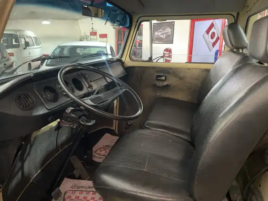 VOLKSWAGEN-KOMBI-1987