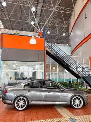 VOLKSWAGEN-PASSAT-2017