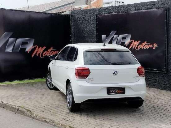VOLKSWAGEN-POLO-2018