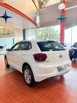VOLKSWAGEN-POLO-2018
