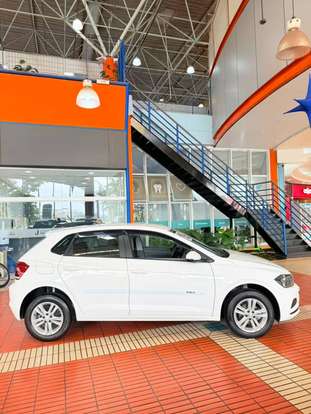 VOLKSWAGEN-POLO-2018