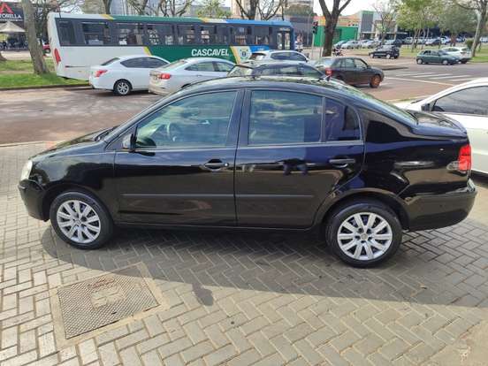 VOLKSWAGEN-POLO SEDAN-1.6 8V GASOLINA 4P MANUAL VOLKSWAGEN-POLO SEDAN-2009