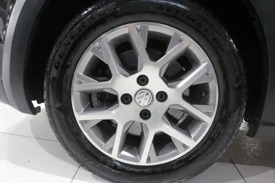 VOLKSWAGEN-SAVEIRO-2014