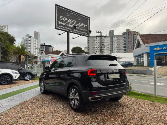 VOLKSWAGEN T-CROSS 1.0 200 TSI TOTAL FLEX COMFORTLINE AUTOMÁTICO