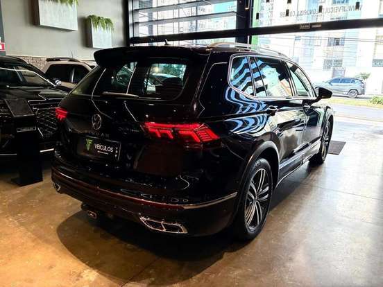 VOLKSWAGEN-TIGUAN-2023