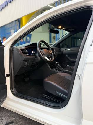 VOLKSWAGEN VIRTUS 1.0 200 TSI HIGHLINE AUTOMÁTICO