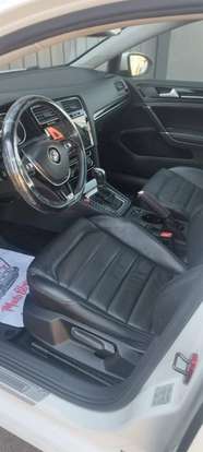 VOLKSWAGEN-GOLF-2017