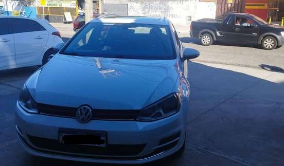 VOLKSWAGEN-GOLF-2017