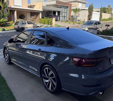 VOLKSWAGEN-JETTA-2021