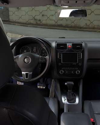 VOLKSWAGEN-JETTA-2010