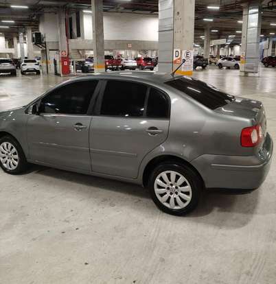 VOLKSWAGEN-POLO-2011