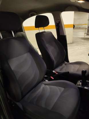 VOLKSWAGEN-POLO-2011