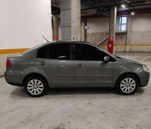 VOLKSWAGEN-POLO-2011