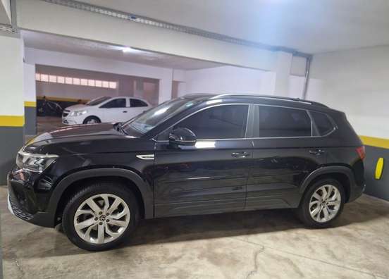 VOLKSWAGEN-TAOS-2022