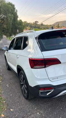 VOLKSWAGEN-TAOS-2022