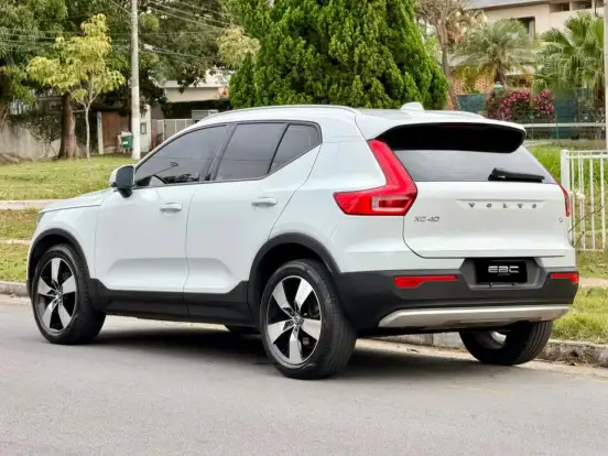 VOLVO-XC40-2.0 T4 GASOLINA MOMENTUM GEARTRONIC VOLVO-XC40-2020